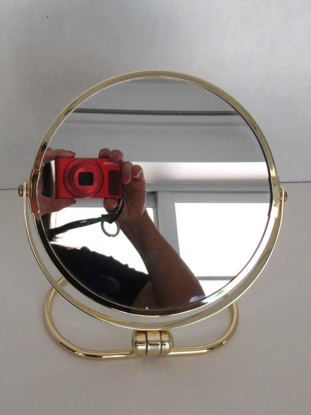 New Dual-Sided Vanity Magnifying Mirror Gold Adjustable Stand – Elegant and New